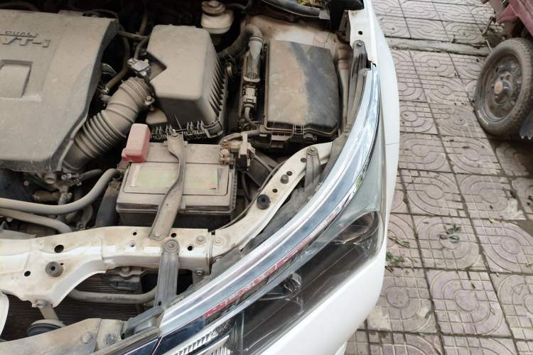 Used Toyota Corolla 2017 Revised Version 1.6L S-CVT GL Engine Bay Left