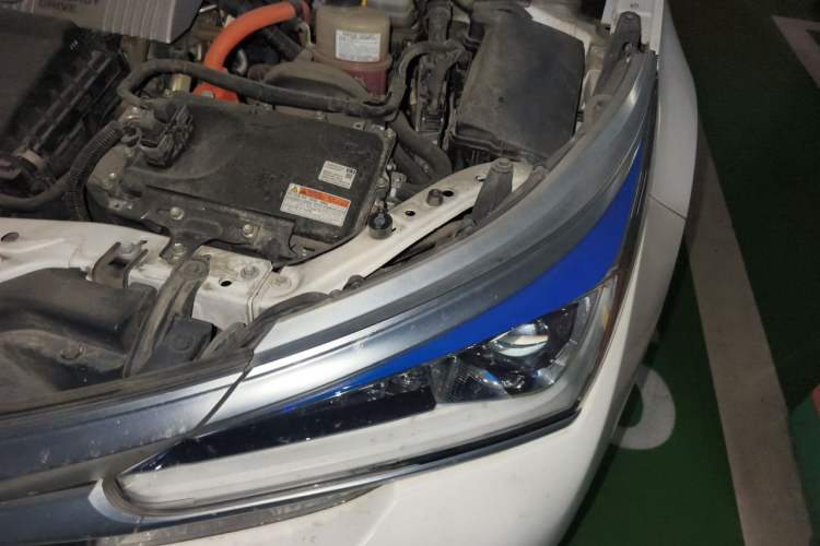 Used Toyota Corolla 2017 Revised Dual-Engine 1.8L E-CVT Leading Edition Engine Bay Left