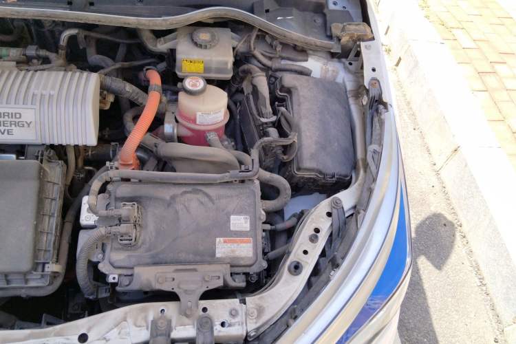 Used Toyota Corolla 2017 Revised Dual-Engine 1.8L E-CVT Leading Edition Engine Bay Left