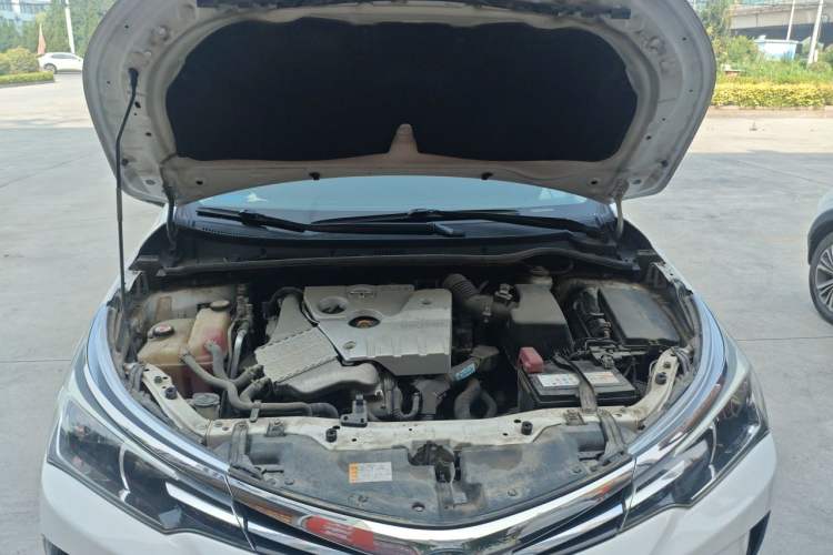 Used Toyota Corolla 2017 Revised Version 1.2T Manual GL Engine Bay