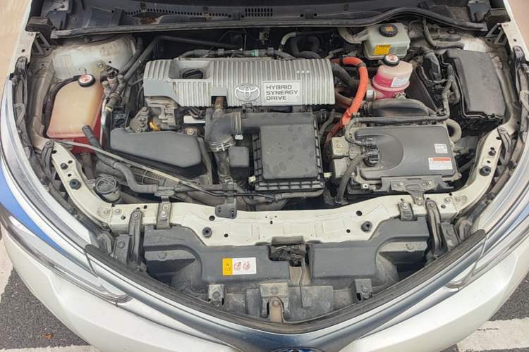 Used Toyota Corolla 2017 Revised Dual-Engine 1.8L E-CVT Luxury Edition Engine Bay