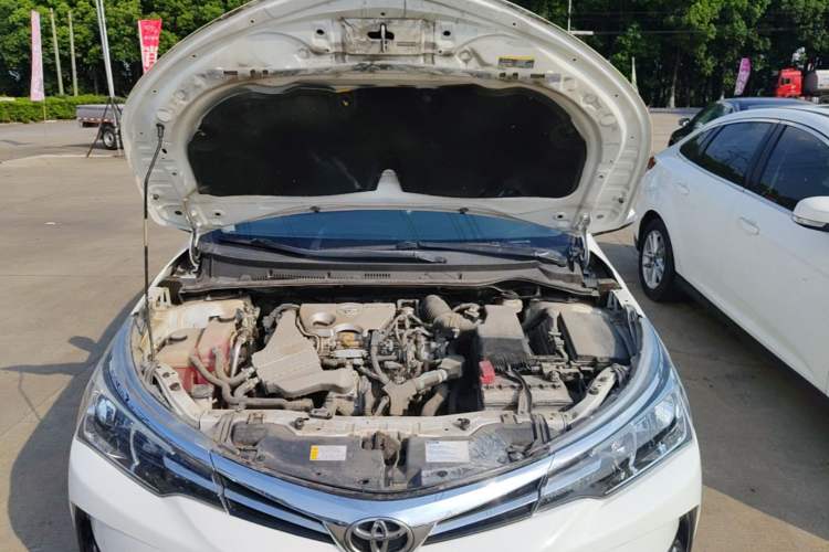 Used Toyota Corolla 2017 Revised Version 1.2T S-CVT GL-i Engine Bay
