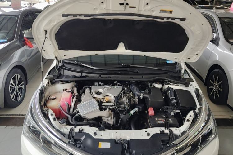 Used Toyota Corolla 2017 Revised Version 1.2T S-CVT GL Engine Bay