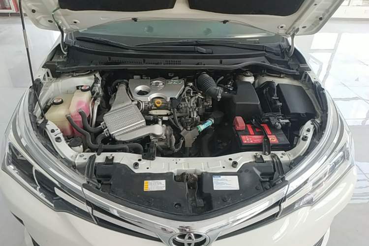 Used Toyota Corolla 2017 Revised Version 1.2T S-CVT GL-i Engine Bay