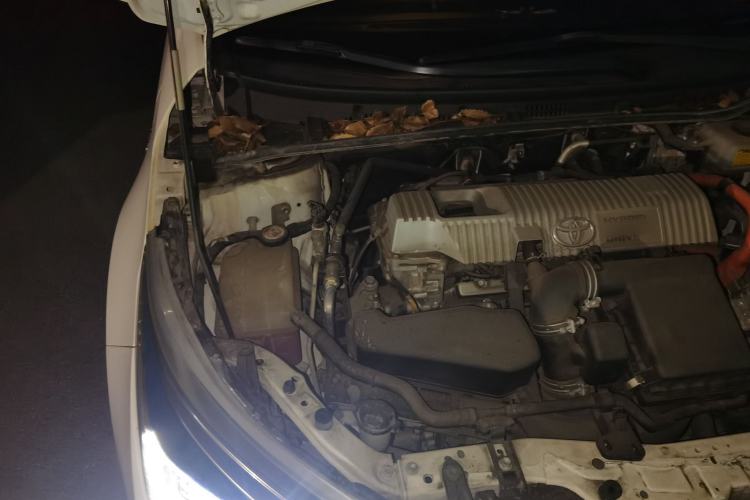 Used Toyota Corolla 2017 Revised Dual-Engine 1.8L E-CVT Elite Edition Engine Bay Right