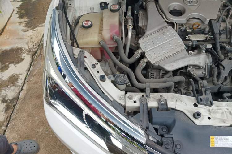 Used Toyota Corolla 2017 Revised Version 1.2T S-CVT GL Engine Bay Right