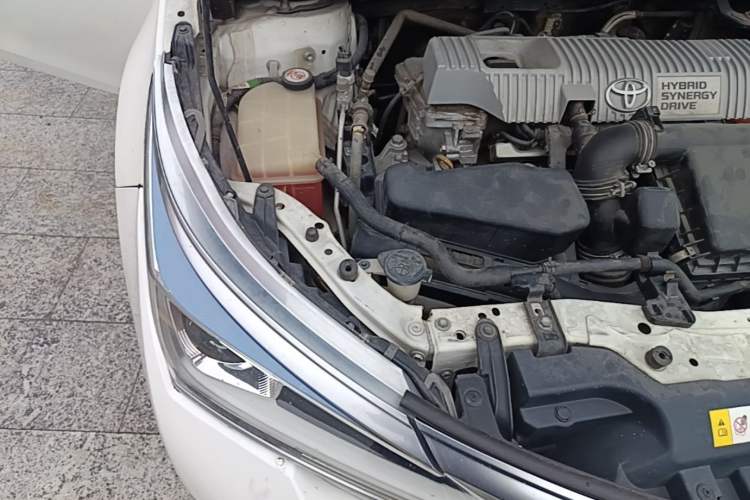Used Toyota Corolla 2017 Revised Dual-Engine 1.8L E-CVT Leading Edition Engine Bay Right