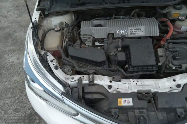 Used Toyota Corolla 2017 Revised Dual-Engine 1.8L E-CVT Elite Edition Engine Bay Right
