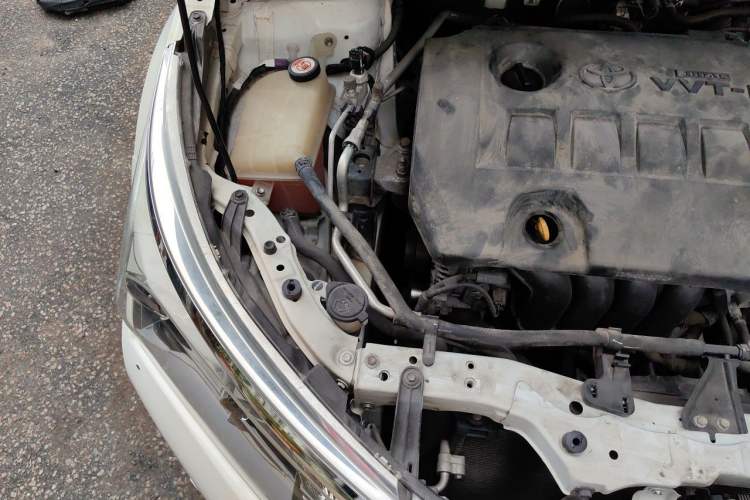 Used Toyota Corolla 2017 1.6L CVT GL Engine Bay Right
