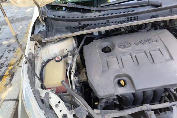 Used Toyota Corolla 2017 Revised Version 1.6L S-CVT GL Engine Bay Right