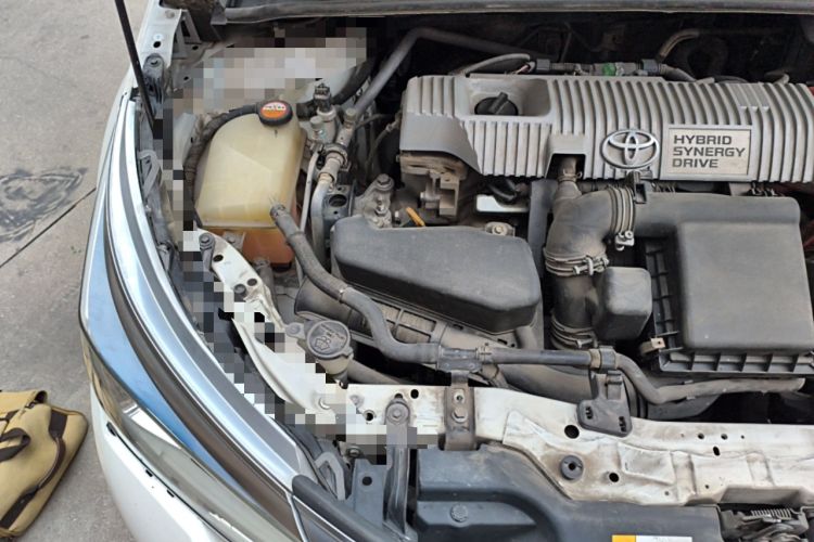 Used Toyota Corolla 2017 Revised Dual-Engine 1.8L E-CVT Elite Edition Engine Bay Right