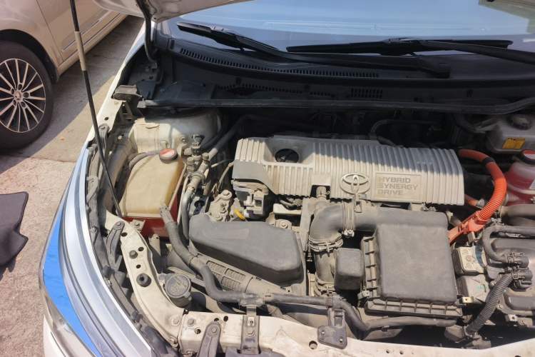 Used Toyota Corolla 2017 Revised Dual-Engine 1.8L E-CVT Elite Edition Engine Bay Right