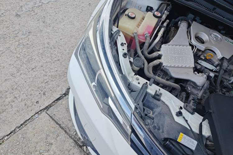 Used Toyota Corolla 2017 Revised Version 1.2T S-CVT GL Engine Bay Right
