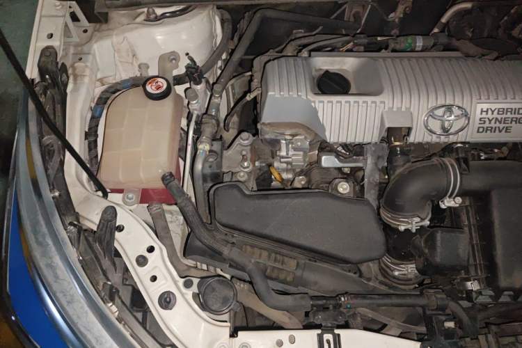 Used Toyota Corolla 2017 Revised Dual-Engine 1.8L E-CVT Leading Edition Engine Bay Right