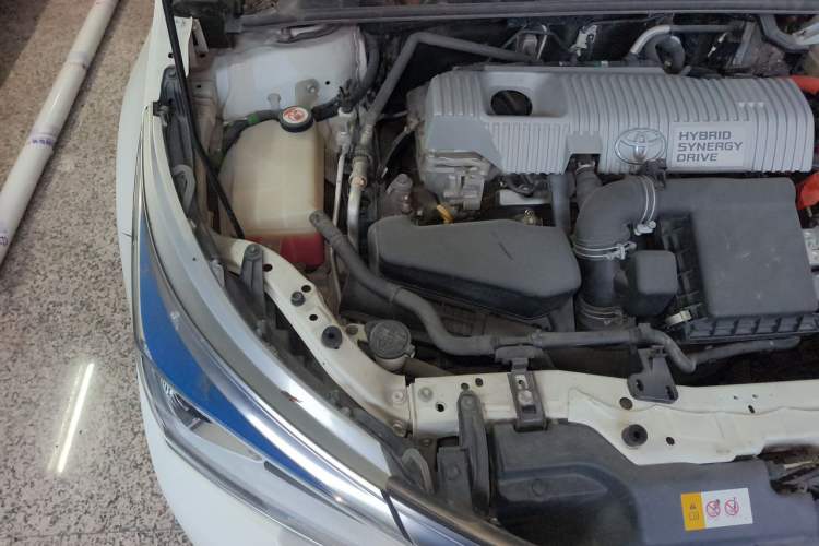 Used Toyota Corolla 2017 Revised Dual-Engine 1.8L E-CVT Leading Edition Engine Bay Right