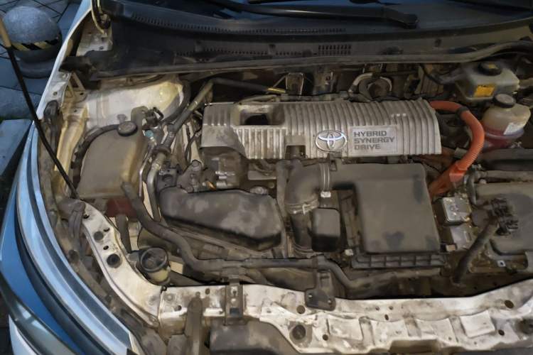 Used Toyota Corolla 2017 Revised Dual-Engine 1.8L E-CVT Elite Edition Engine Bay Right