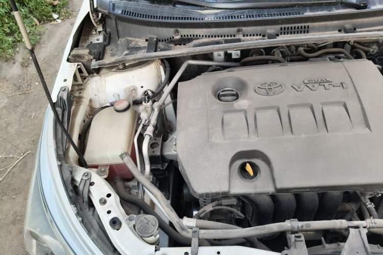 Used Toyota Corolla 2017 1.6L CVT GL Engine Bay Right