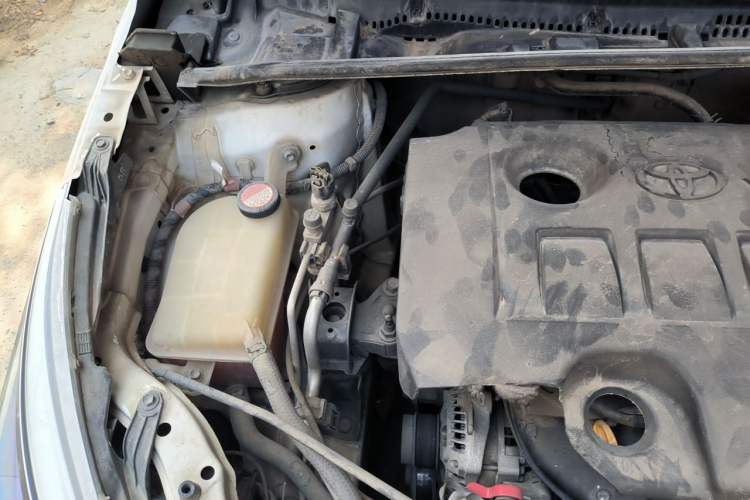 Used Toyota Corolla 2017 Revised Version 1.6L Manual GL Engine Bay Right