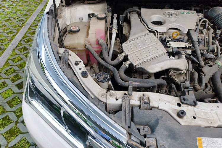 Used Toyota Corolla 2017 Revised Version 1.2T S-CVT GL Engine Bay Right