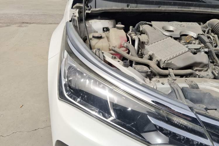 Used Toyota Corolla 2017 Revised Version 1.2T S-CVT GL Engine Bay Right