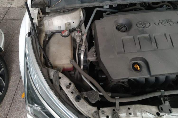 Used Toyota Corolla 2017 Revised Version 1.6L S-CVT GL Engine Bay Right