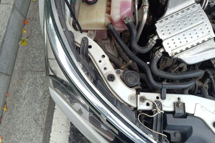 Used Toyota Corolla 2017 1.2T CVT GL-i Engine Bay Right