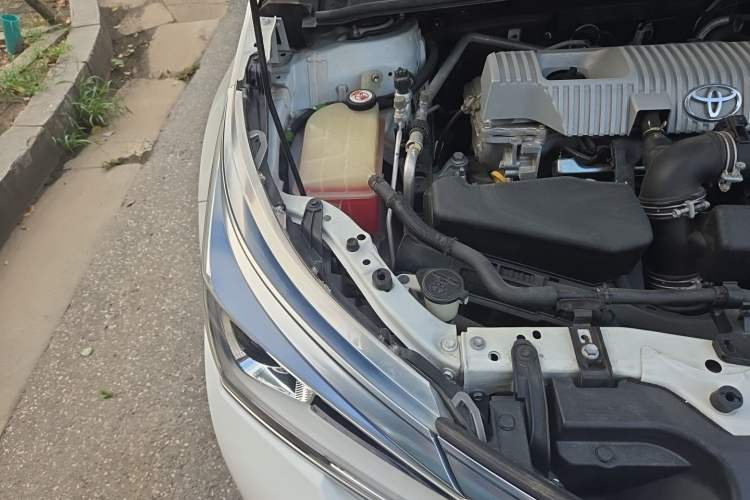 Used Toyota Corolla 2017 Revised Dual-Engine 1.8L E-CVT Leading Edition Engine Bay Right