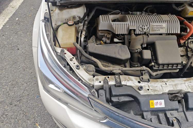 Used Toyota Corolla 2017 Revised Dual-Engine 1.8L E-CVT Leading Edition Engine Bay Right