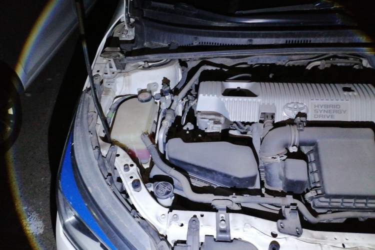 Used Toyota Corolla 2017 Revised Dual-Engine 1.8L E-CVT Leading Edition Engine Bay Right