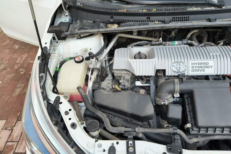 Used Toyota Corolla 2017 Revised Dual-Engine 1.8L E-CVT Leading Edition Engine Bay Right