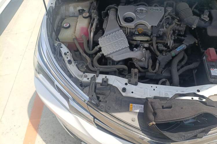 Used Toyota Corolla 2017 Revised Version 1.2T Manual GL Engine Bay Right