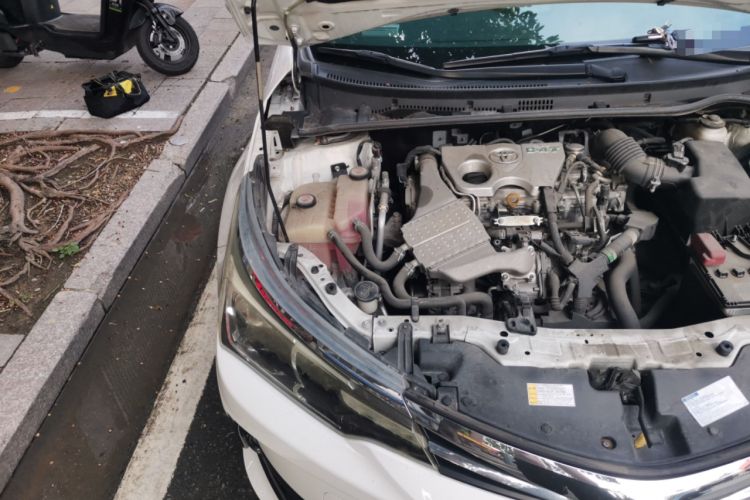 Used Toyota Corolla 2017 Revised Version 1.2T S-CVT GL Engine Bay Right