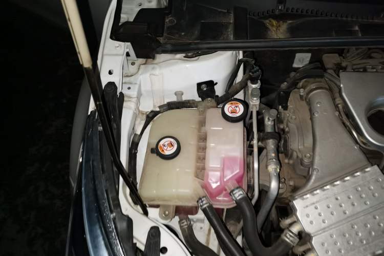 Used Toyota Corolla 2017 Revised Version 1.2T S-CVT GL Engine Bay Right