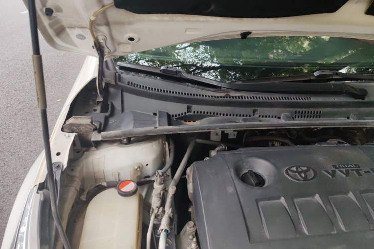 Used Toyota Corolla 2017 Revised Version 1.6L S-CVT GL Engine Bay Right