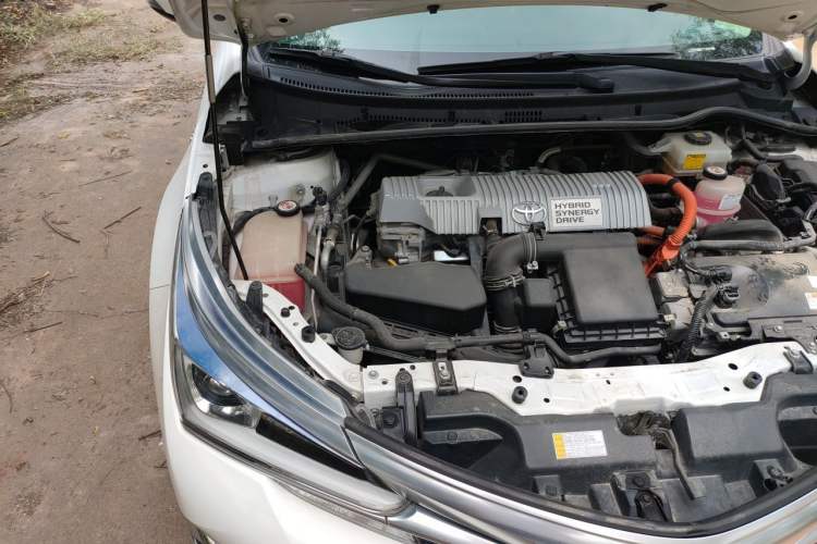Used Toyota Corolla 2017 Revised Dual-Engine 1.8L E-CVT Elite Edition Engine Bay Right