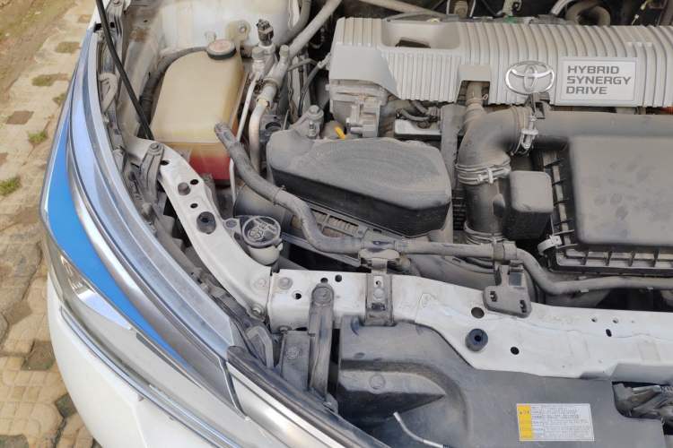 Used Toyota Corolla 2017 Revised Dual-Engine 1.8L E-CVT Elite Edition Engine Bay Right