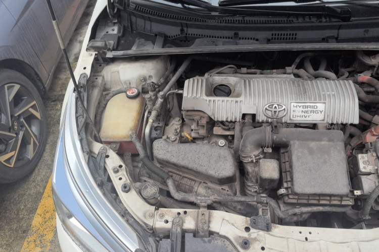 Used Toyota Corolla 2017 Revised Dual-Engine 1.8L E-CVT Elite Edition Engine Bay Right