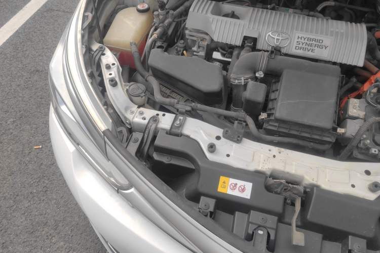 Used Toyota Corolla 2017 Revised Dual-Engine 1.8L E-CVT Leading Edition Engine Bay Right