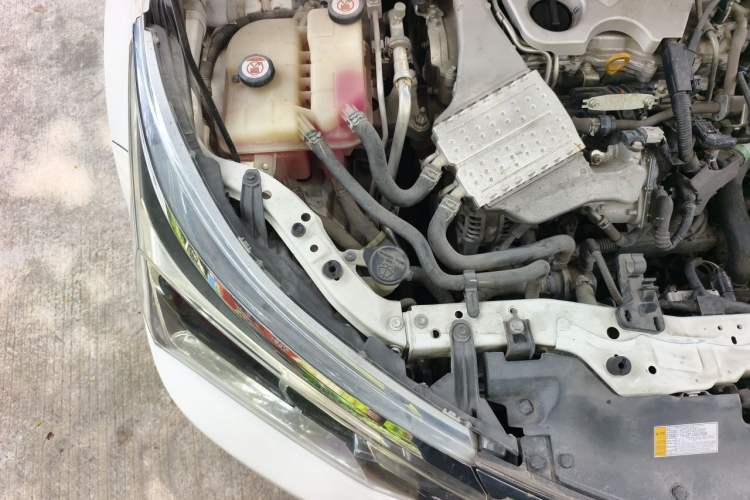 Used Toyota Corolla 2017 Revised Version 1.2T S-CVT GL Engine Bay Right