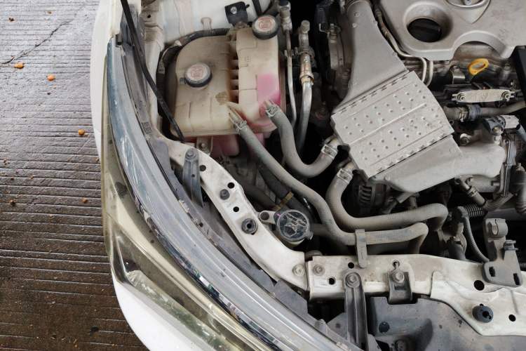Used Toyota Corolla 2017 Revised Version 1.2T S-CVT GL Engine Bay Right