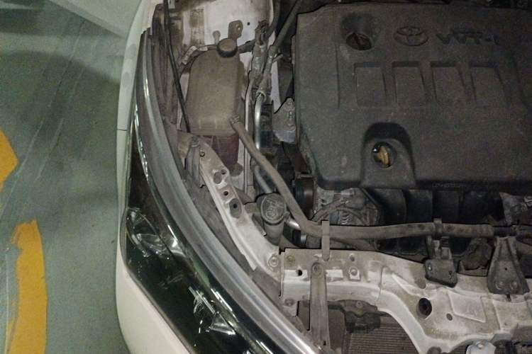 Used Toyota Corolla 2017 Revised Version 1.6L S-CVT GL Engine Bay Right