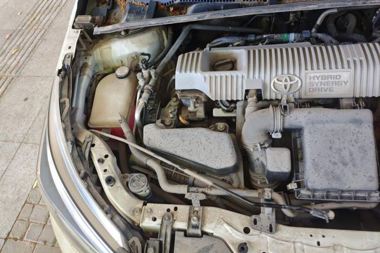 Used Toyota Corolla 2017 Revised Dual-Engine 1.8L E-CVT Leading Edition Engine Bay Right