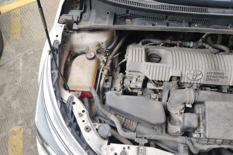 Used Toyota Corolla 2017 Revised Dual-Engine 1.8L E-CVT Leading Edition Engine Bay Right