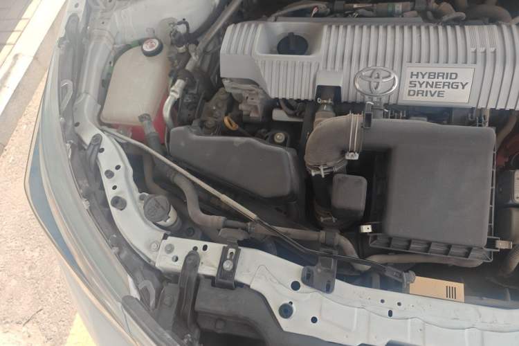Used Toyota Corolla 2017 Revised Dual-Engine 1.8L E-CVT Leading Edition Engine Bay Right