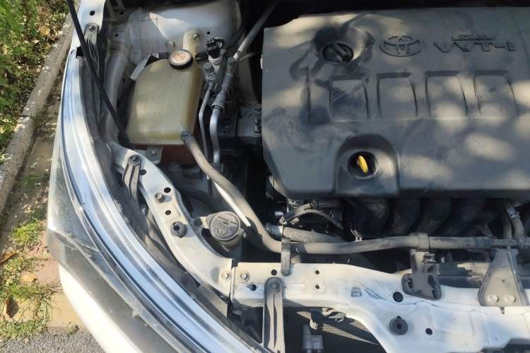 Used Toyota Corolla 2017 Revised Version 1.6L S-CVT GL Engine Bay Right