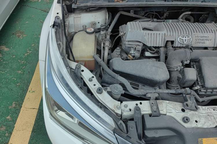 Used Toyota Corolla 2017 Revised Dual-Engine 1.8L E-CVT Elite Edition Engine Bay Right