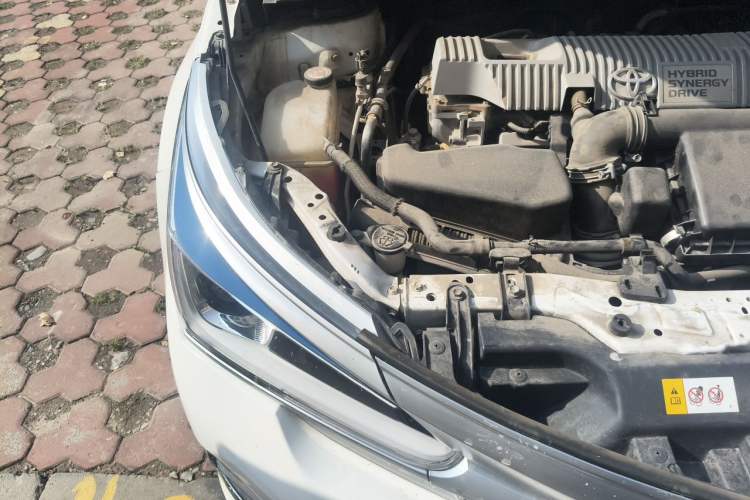 Used Toyota Corolla 2017 Revised Dual-Engine 1.8L E-CVT Leading Edition Engine Bay Right