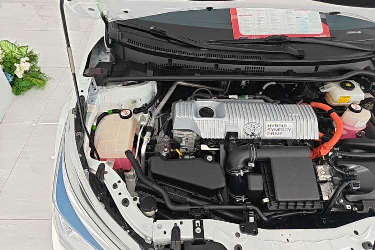Used Toyota Corolla 2017 Revised Dual-Engine 1.8L E-CVT Leading Edition Engine Bay Right