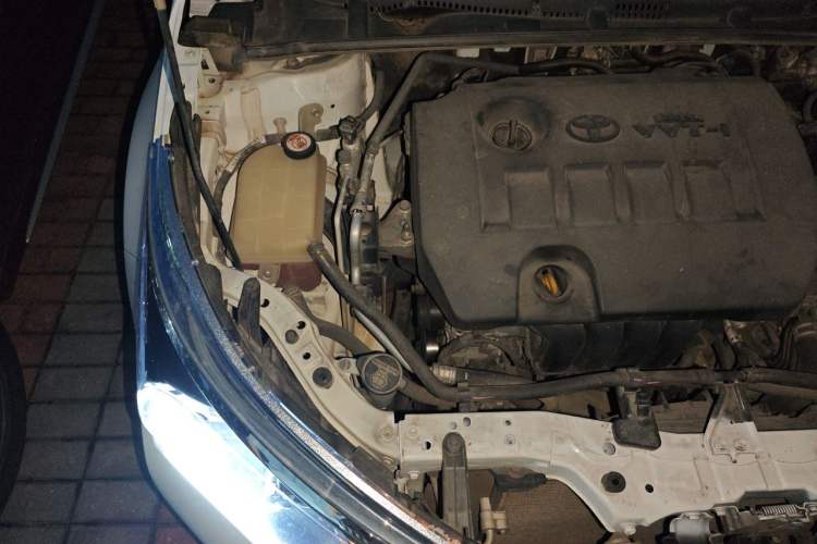 Used Toyota Corolla 2017 Revised Version 1.6L S-CVT GL Engine Bay Right