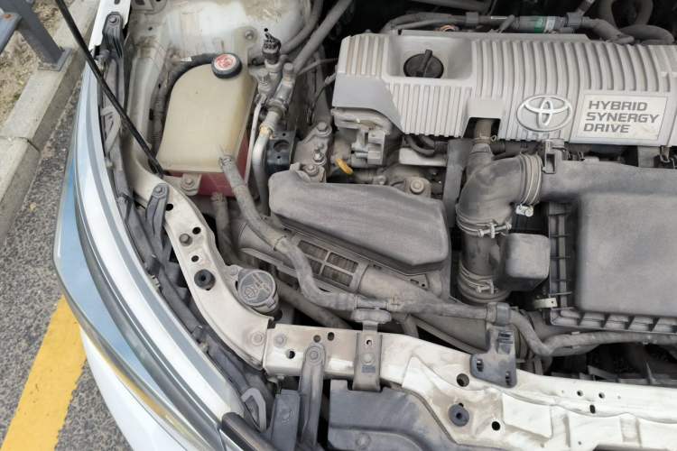 Used Toyota Corolla 2017 Revised Dual-Engine 1.8L E-CVT Elite Edition Engine Bay Right